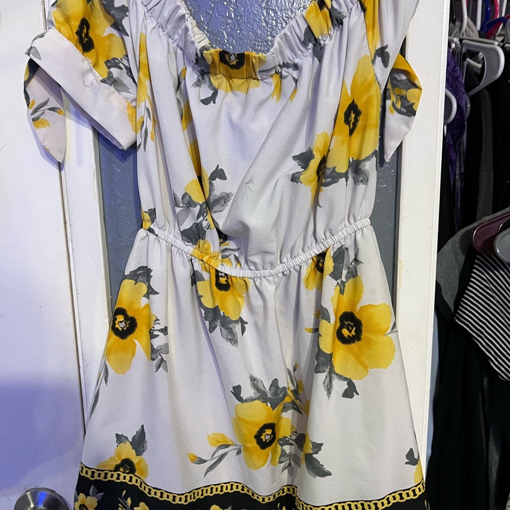 Super Cute Sunflower Dress Size Small